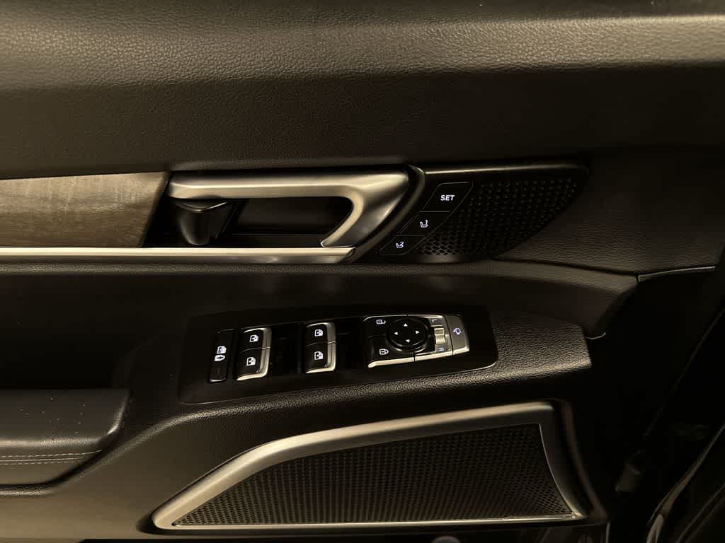 Thumbnail: 2020 Kia Telluride - 23