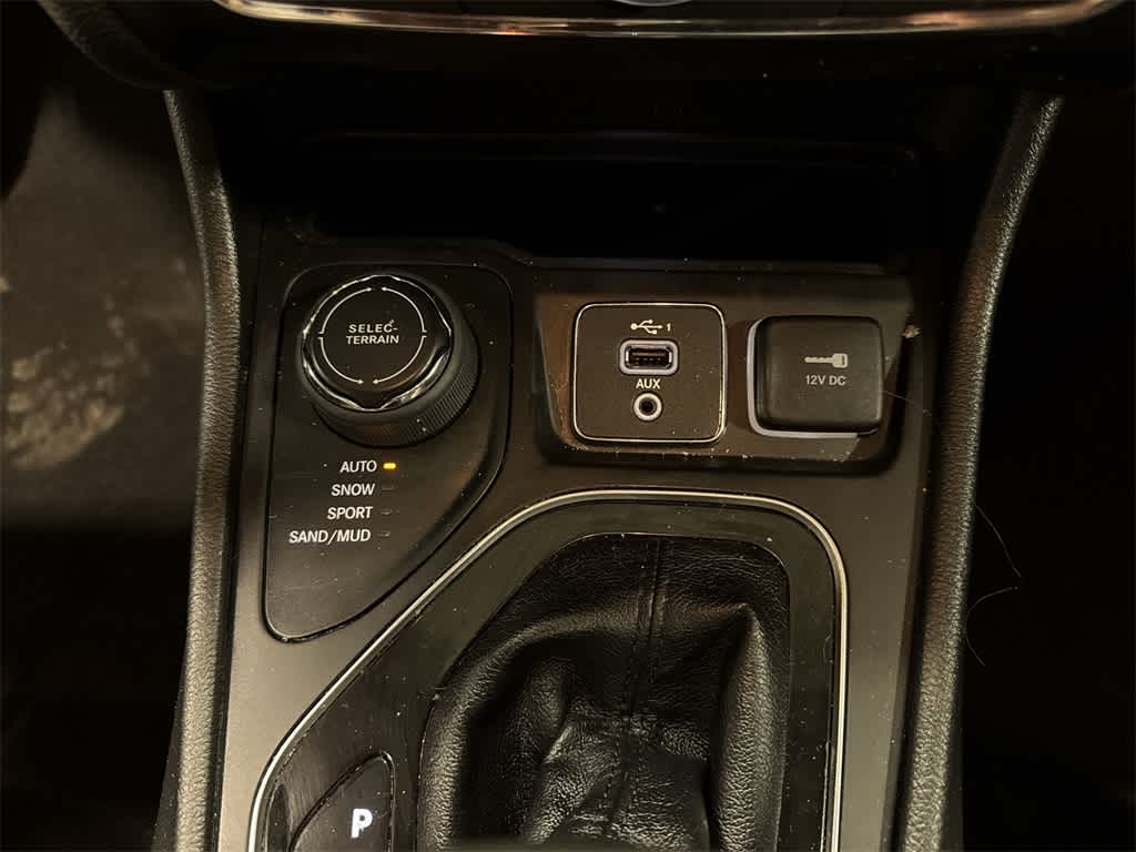 Thumbnail: 2020 Jeep Cherokee - 33