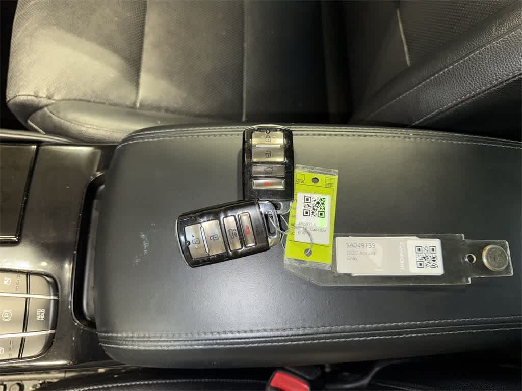 Thumbnail: 2018 Kia Cadenza - 33