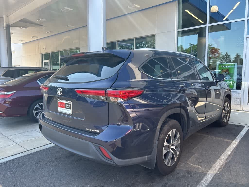 Thumbnail: 2022 Toyota Highlander - 6