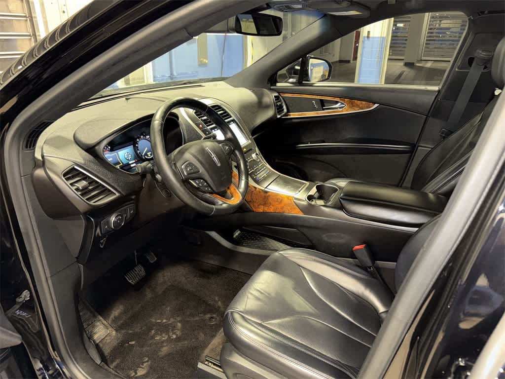 Thumbnail: 2017 Lincoln MKX - 32