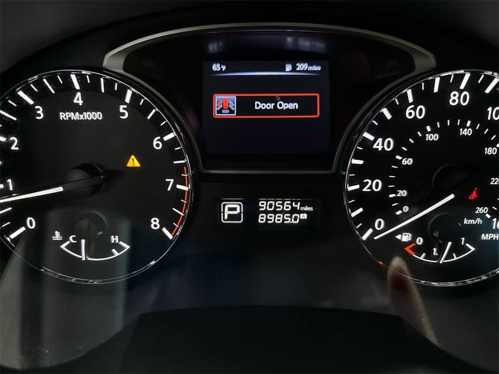 Thumbnail: 2015 Nissan Altima - 18