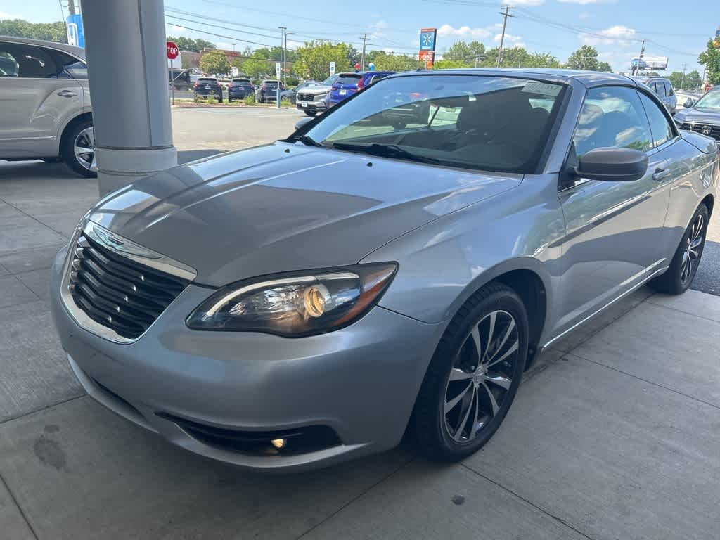 2013 Chrysler 200 S -
                  Old Bridge Township, NJ
