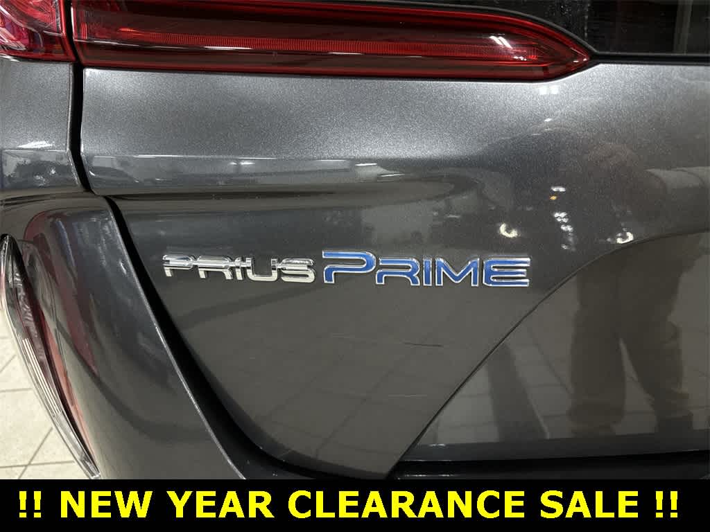 Thumbnail: 2017 Toyota Prius Prime - 26