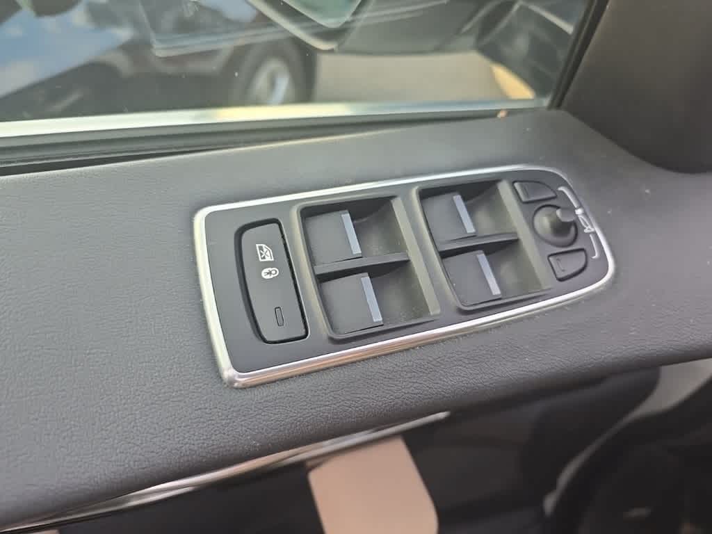 Thumbnail: 2020 Jaguar F-Pace - 16