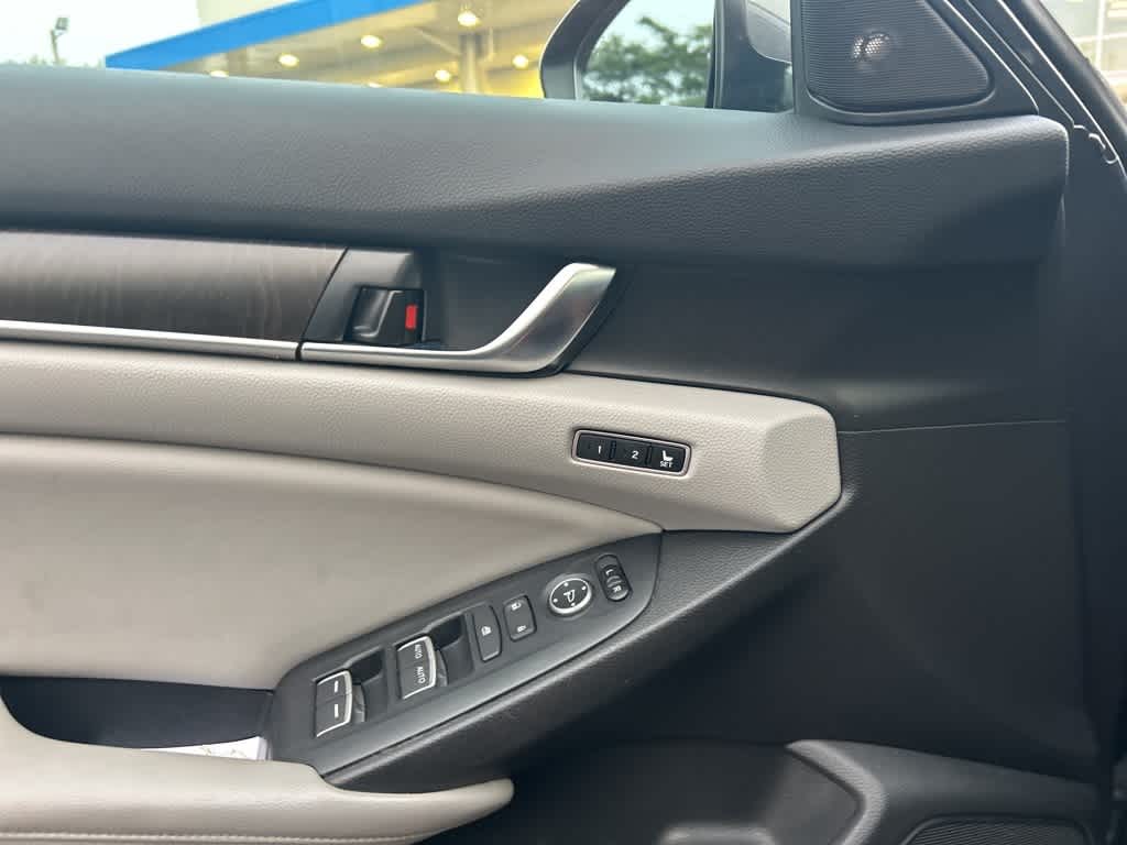 Thumbnail: 2018 Honda Accord - 16
