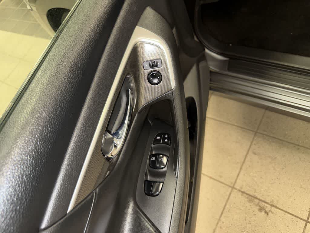 Thumbnail: 2015 Nissan Altima - 23