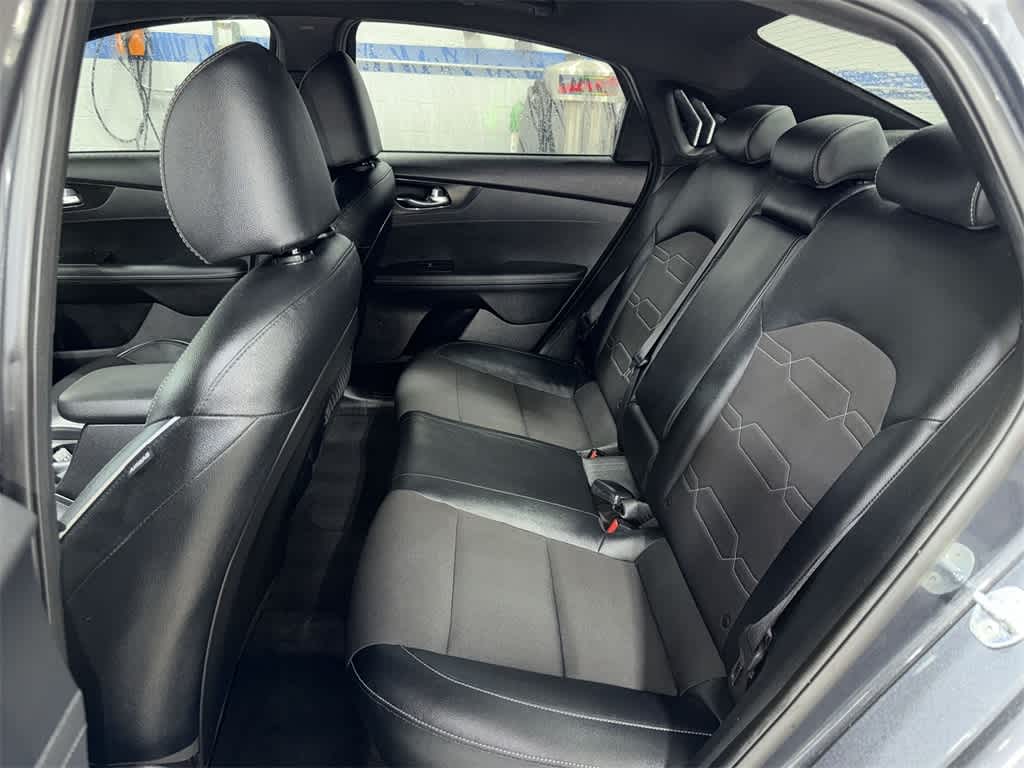 Thumbnail: 2023 Kia Forte - 17