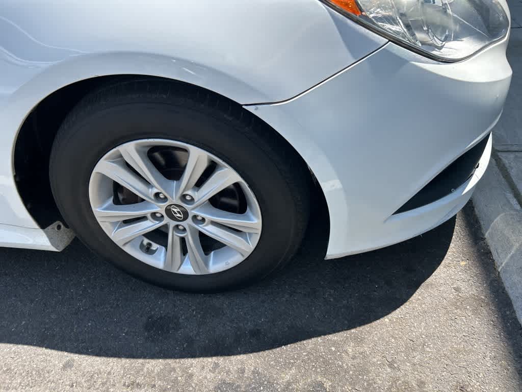 Thumbnail: 2014 Hyundai Sonata - 4