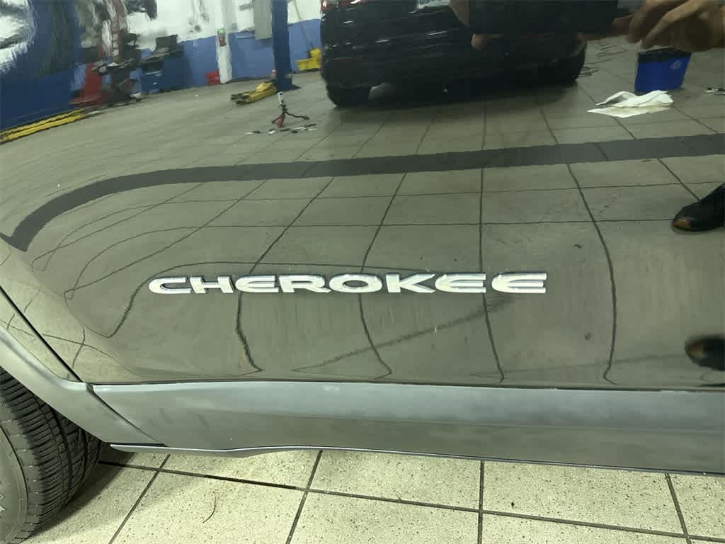 Thumbnail: 2015 Jeep Cherokee - 27