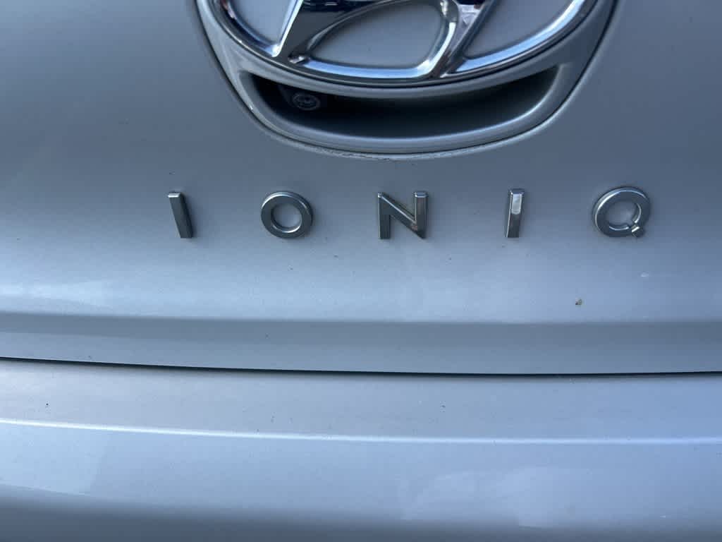 Thumbnail: 2019 Hyundai Ioniq - 9