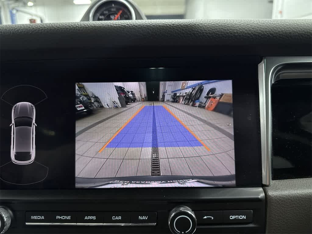 Thumbnail: 2019 Porsche Macan - 26