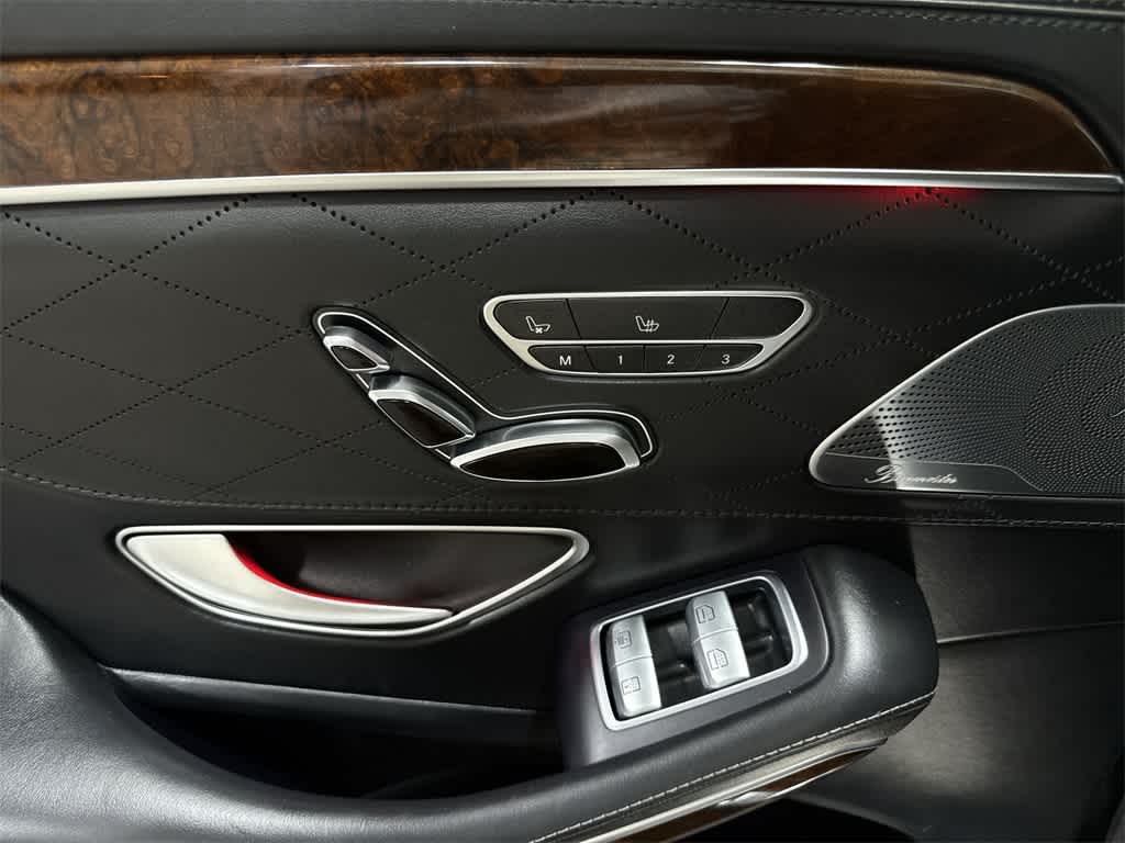 Thumbnail: 2015 Mercedes-Benz S-Class - 32