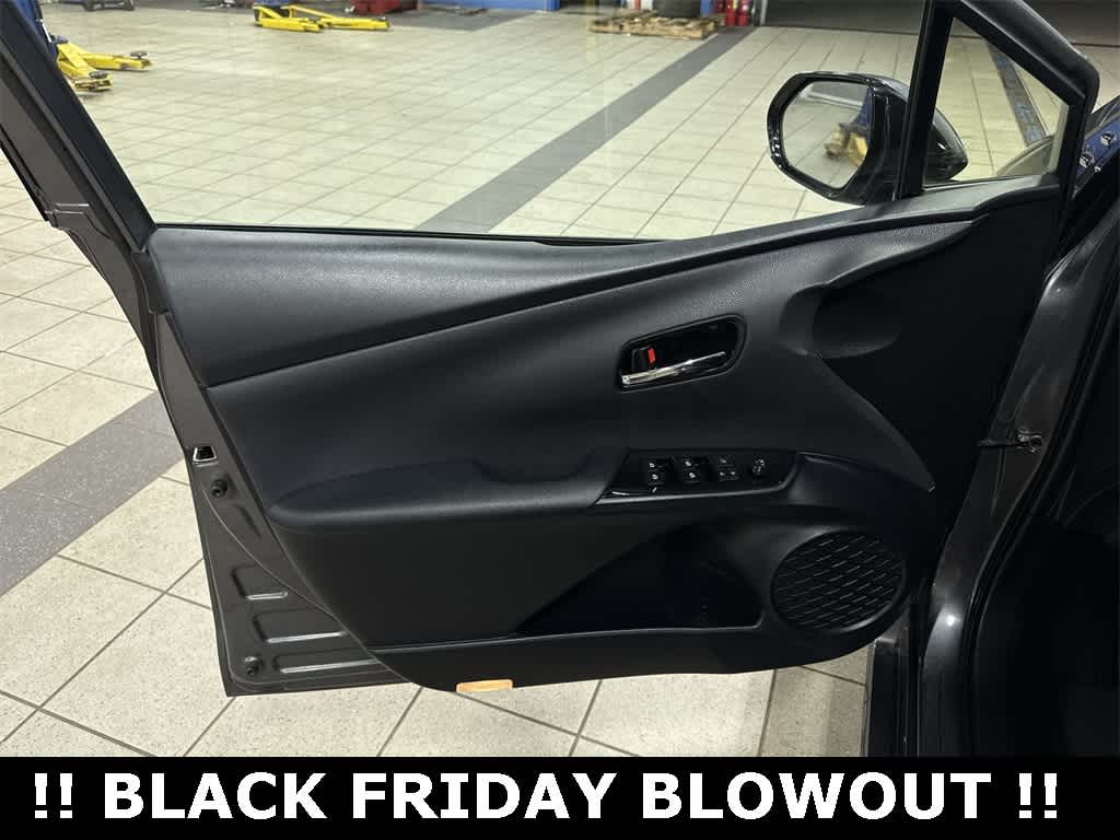 Thumbnail: 2017 Toyota Prius Prime - 29