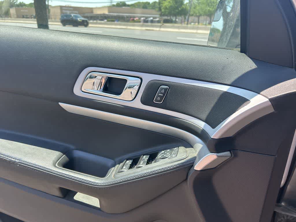 Thumbnail: 2014 Ford Explorer - 17