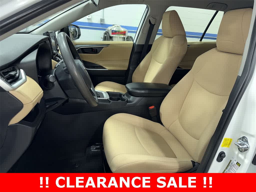 Thumbnail: 2020 Toyota RAV4 - 15