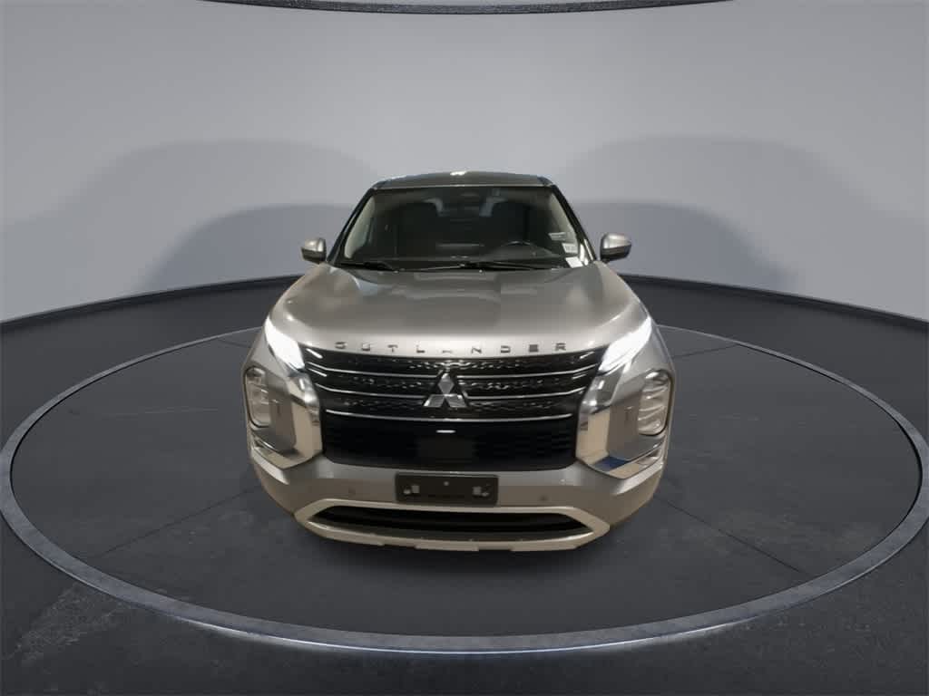 Thumbnail: 2023 Mitsubishi Outlander - 3