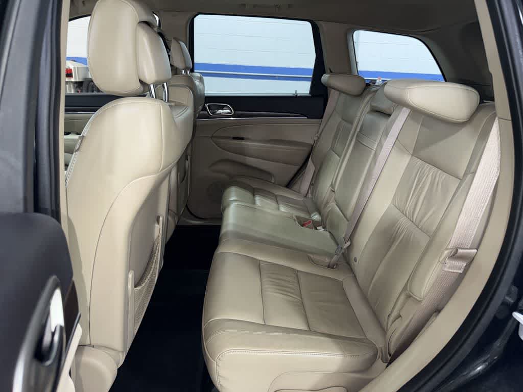 Thumbnail: 2015 Jeep Grand Cherokee - 17