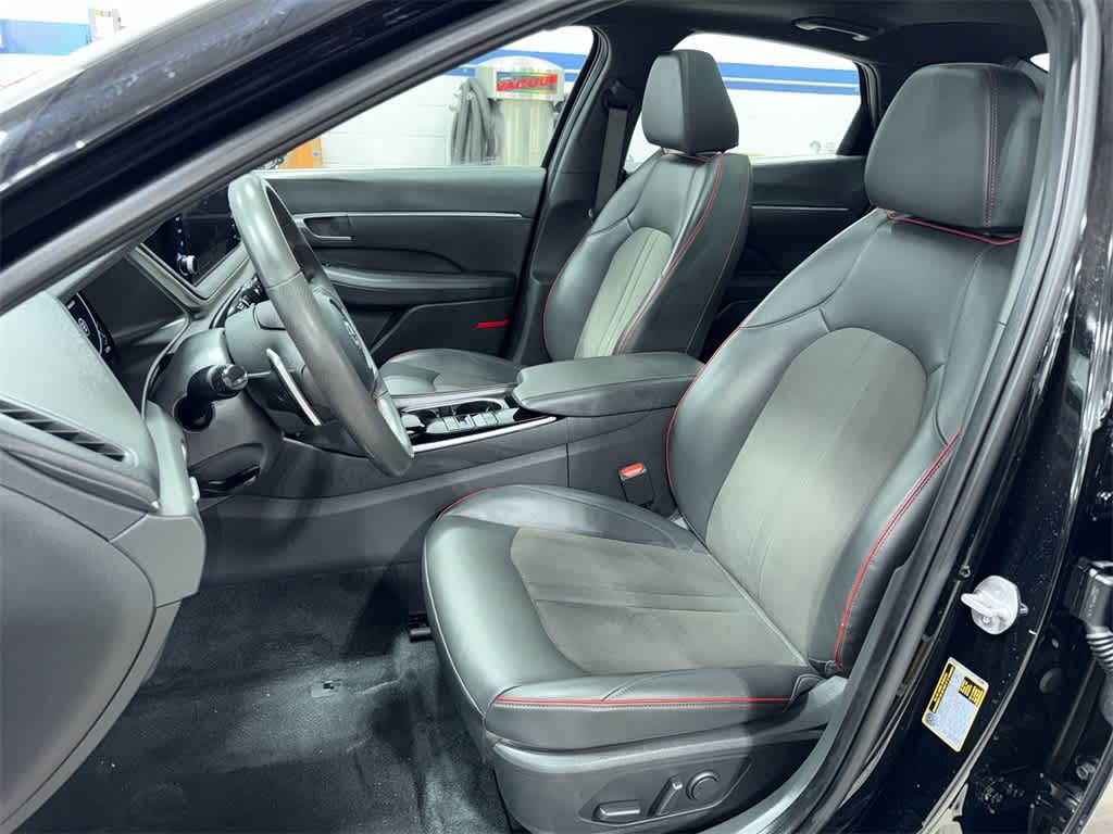 Thumbnail: 2023 Hyundai Sonata - 15