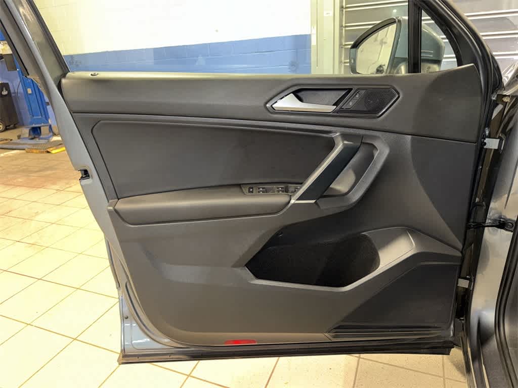 Thumbnail: 2018 Volkswagen Tiguan - 28