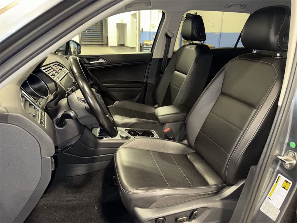 Thumbnail: 2018 Volkswagen Tiguan - 14