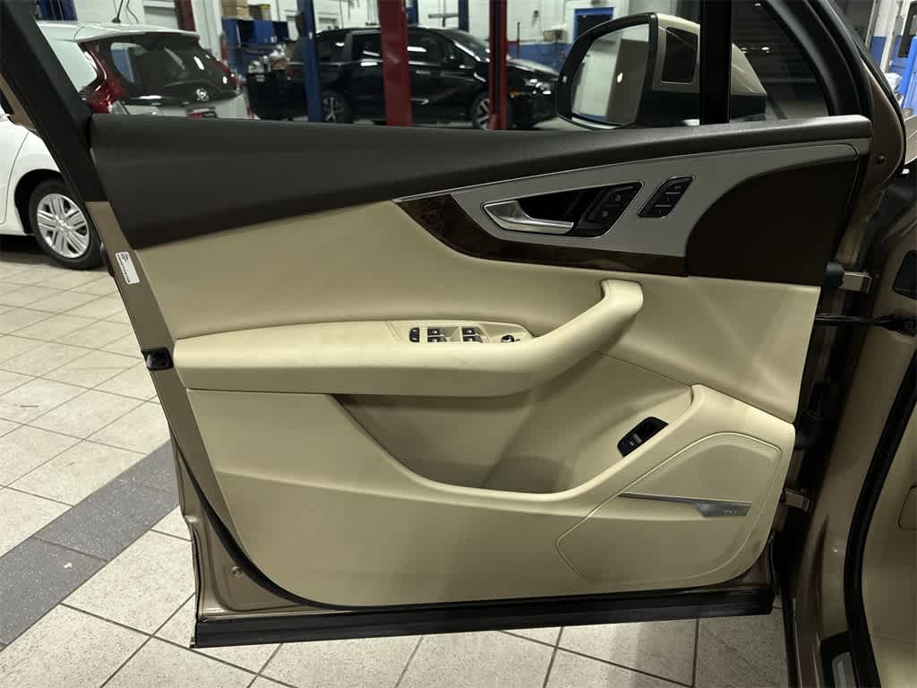 Thumbnail: 2019 Audi Q7 - 33