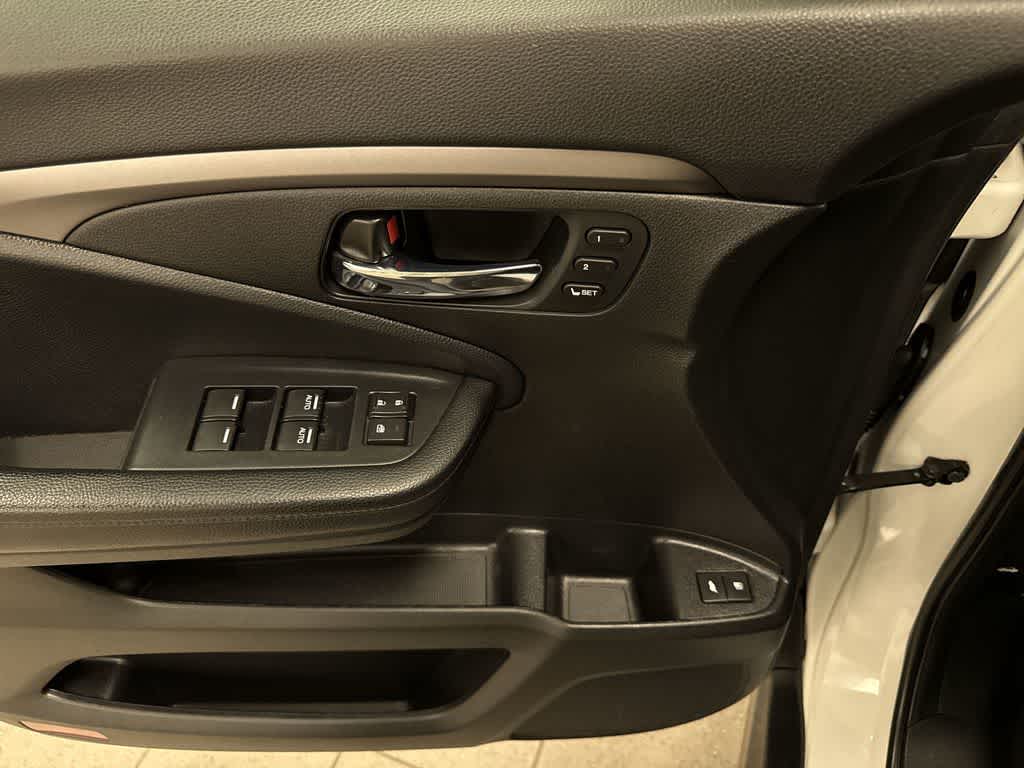 Thumbnail: 2021 Honda Pilot - 23
