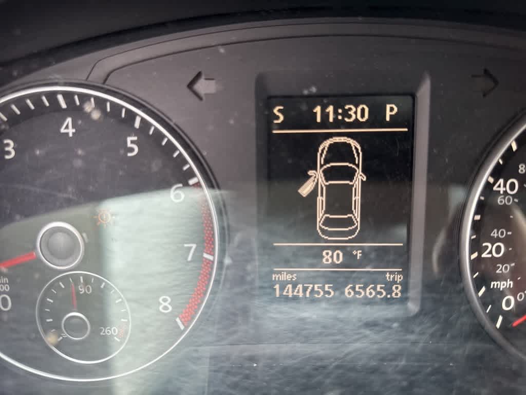 Thumbnail: 2012 Volkswagen Passat - 11