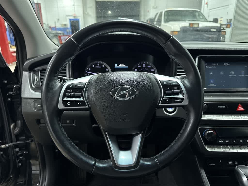 Thumbnail: 2019 Hyundai Sonata - 18