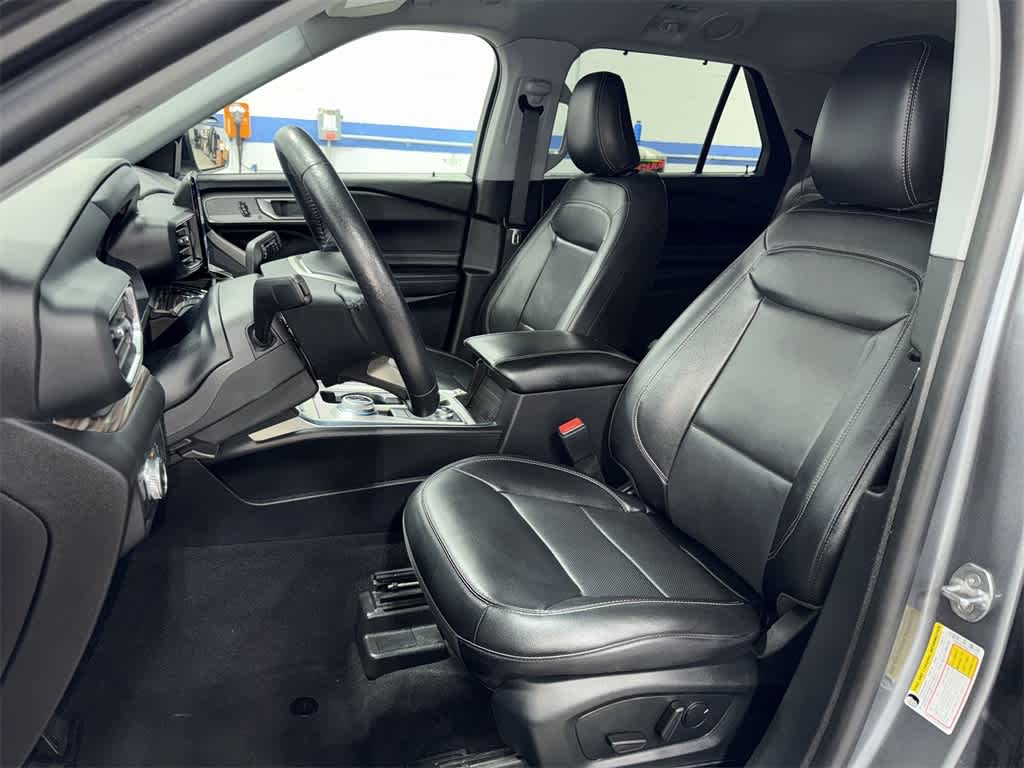 Thumbnail: 2022 Ford Explorer - 15