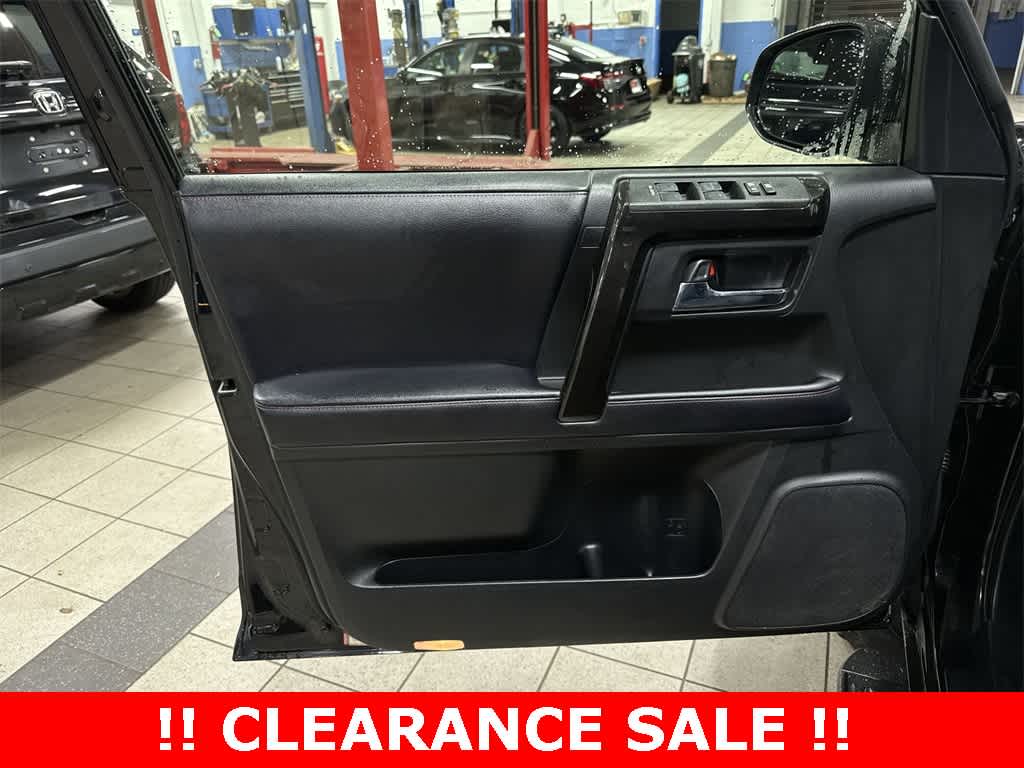 Thumbnail: 2019 Toyota 4Runner - 31