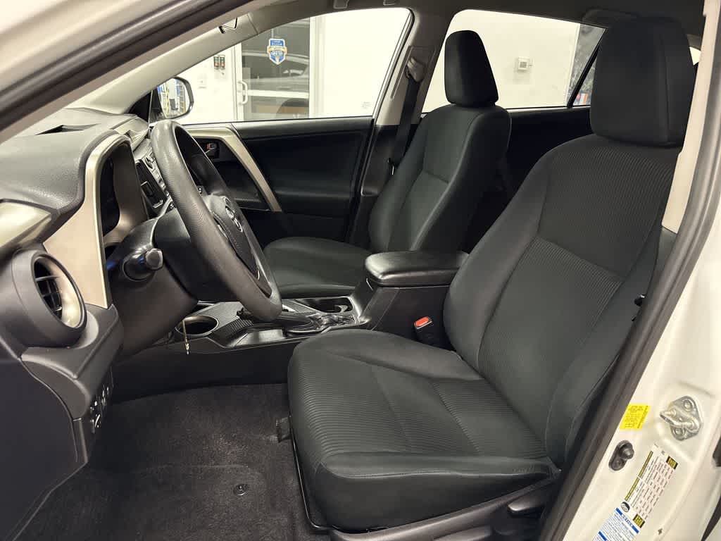 Thumbnail: 2015 Toyota RAV4 - 15