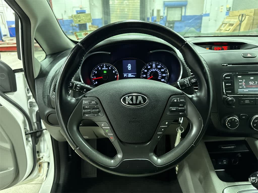 Thumbnail: 2016 Kia Forte - 17