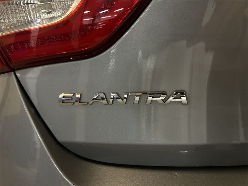 Thumbnail: 2014 Hyundai Elantra - 24