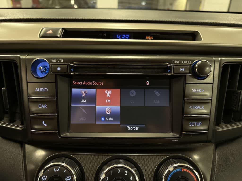 Thumbnail: 2015 Toyota RAV4 - 20