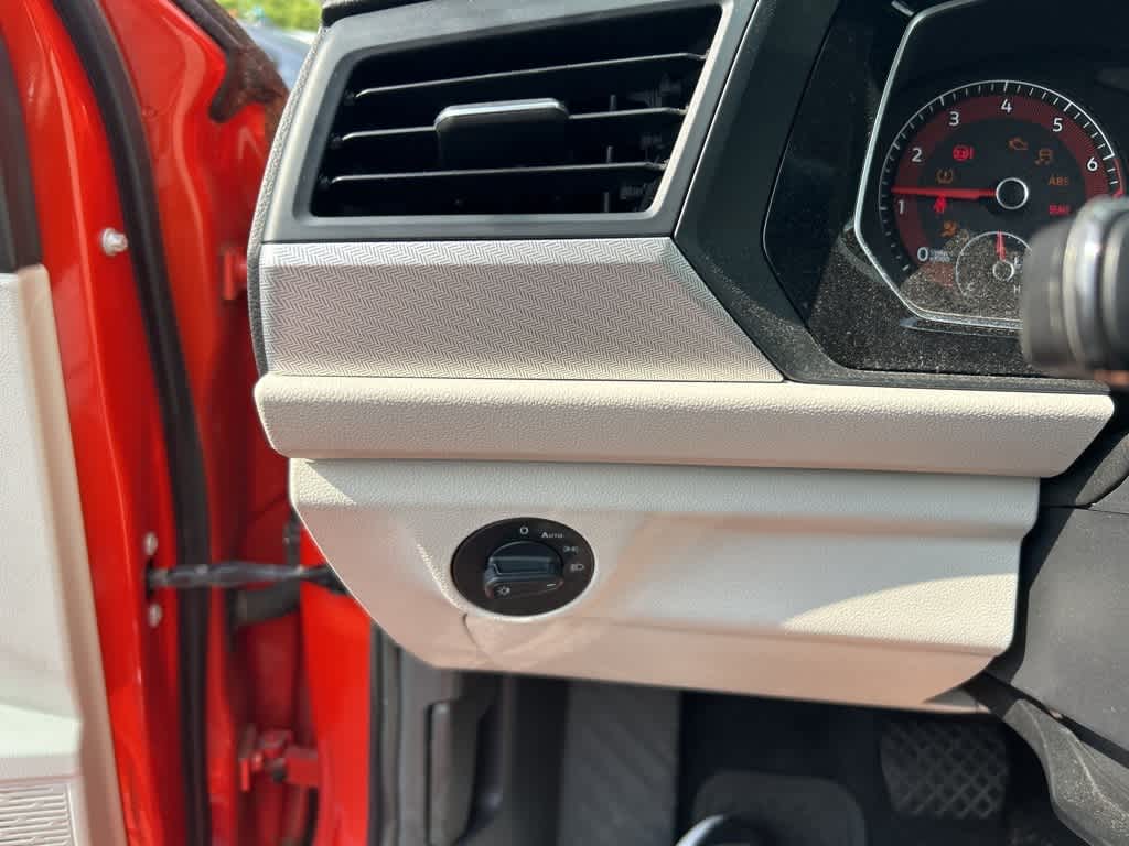 Thumbnail: 2019 Volkswagen Jetta - 16
