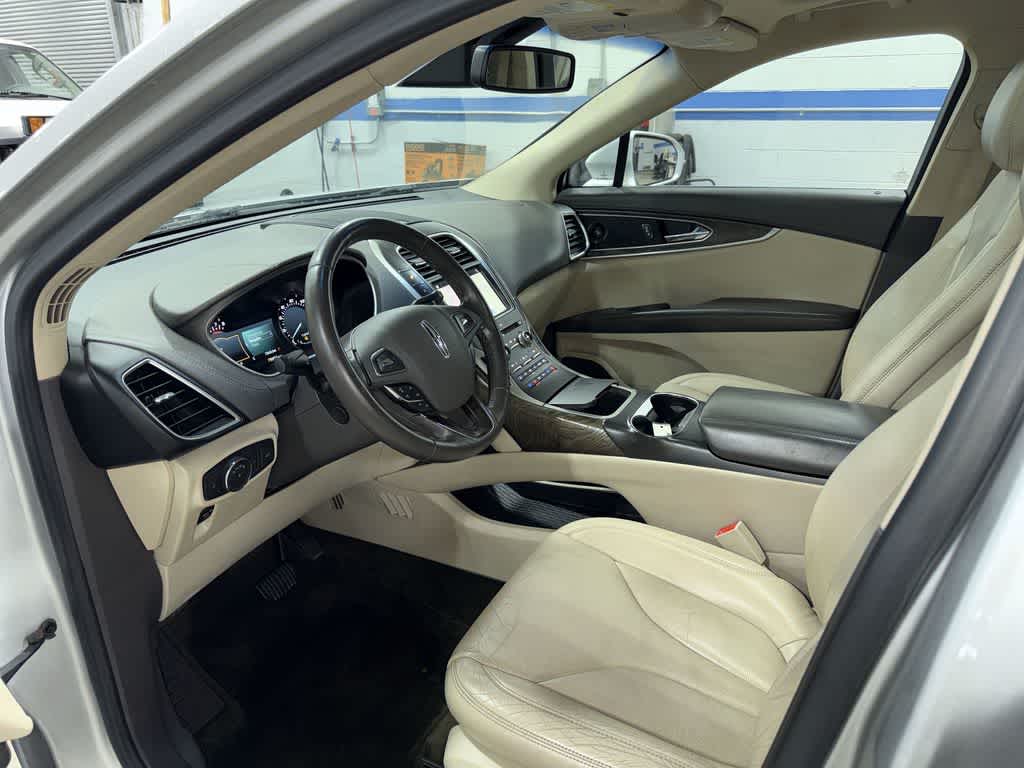 Thumbnail: 2016 Lincoln MKX - 32