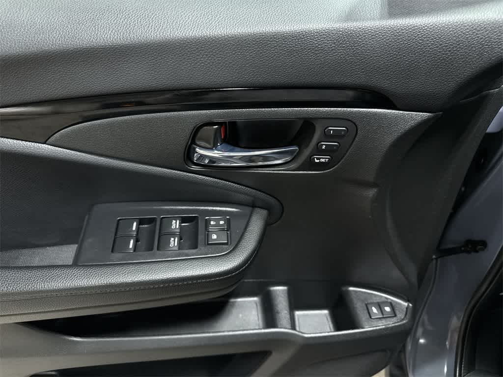 Thumbnail: 2022 Honda Pilot - 24