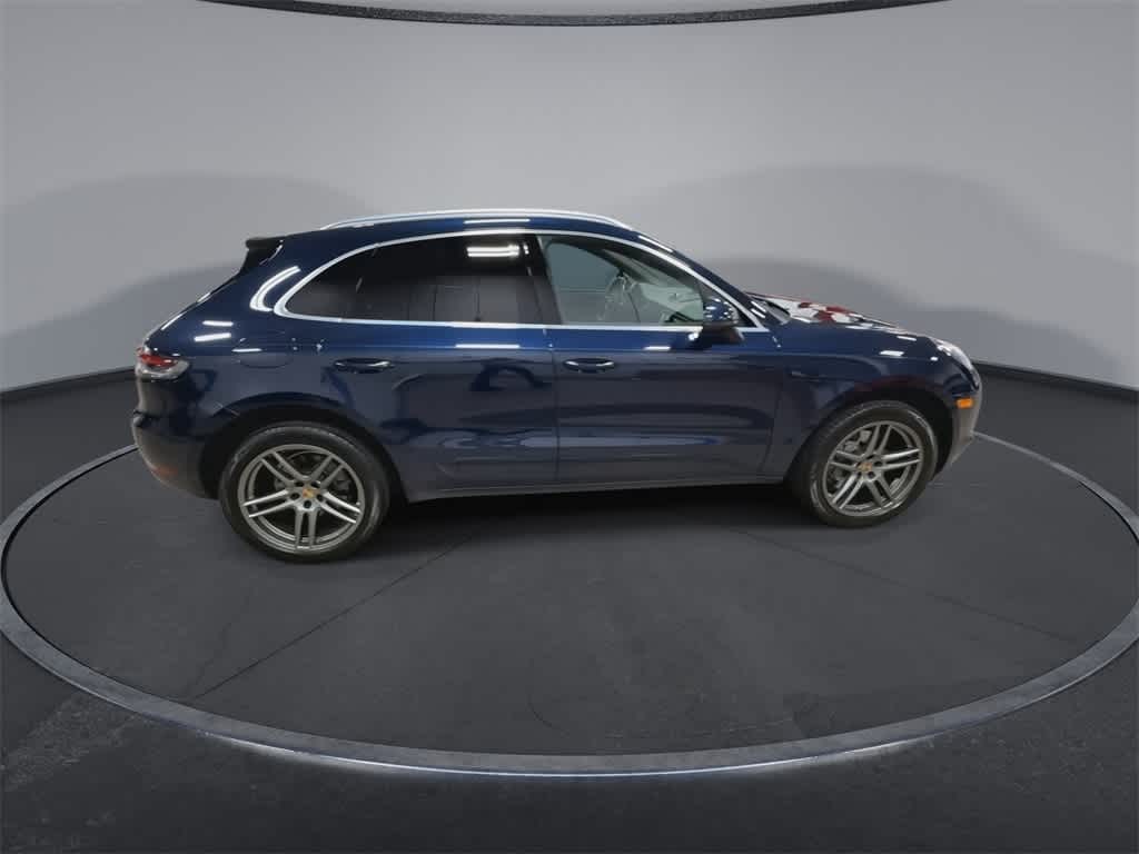 Thumbnail: 2019 Porsche Macan - 9