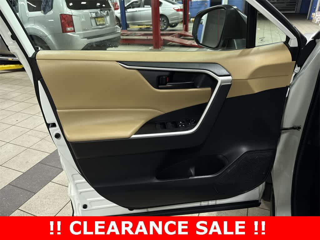 Thumbnail: 2020 Toyota RAV4 - 28