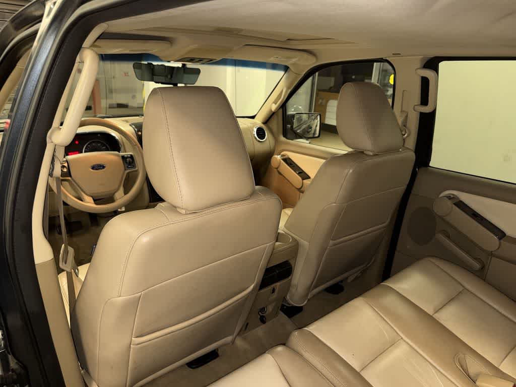 Thumbnail: 2010 Ford Explorer - 29