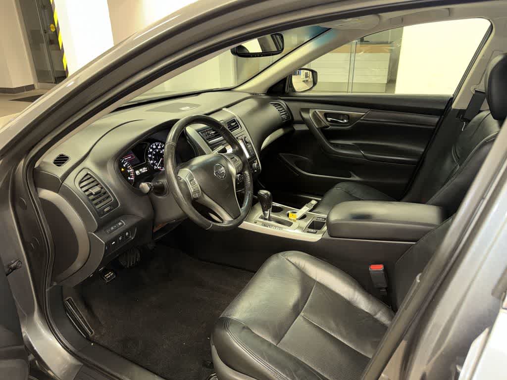 Thumbnail: 2015 Nissan Altima - 30