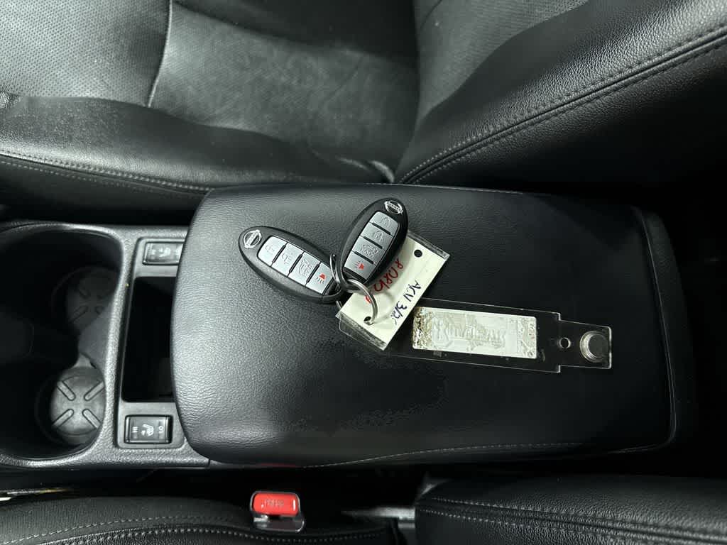 Thumbnail: 2016 Nissan Rogue - 32