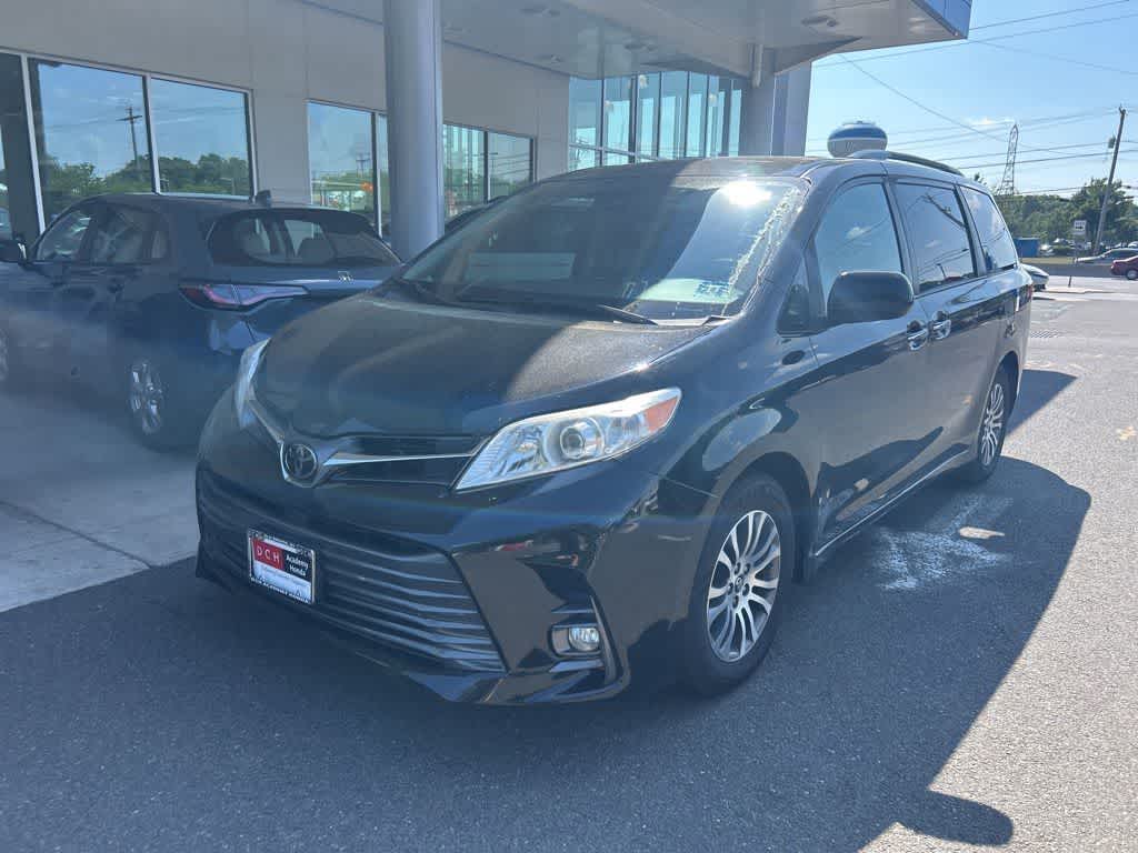 Thumbnail: 2020 Toyota Sienna - 1