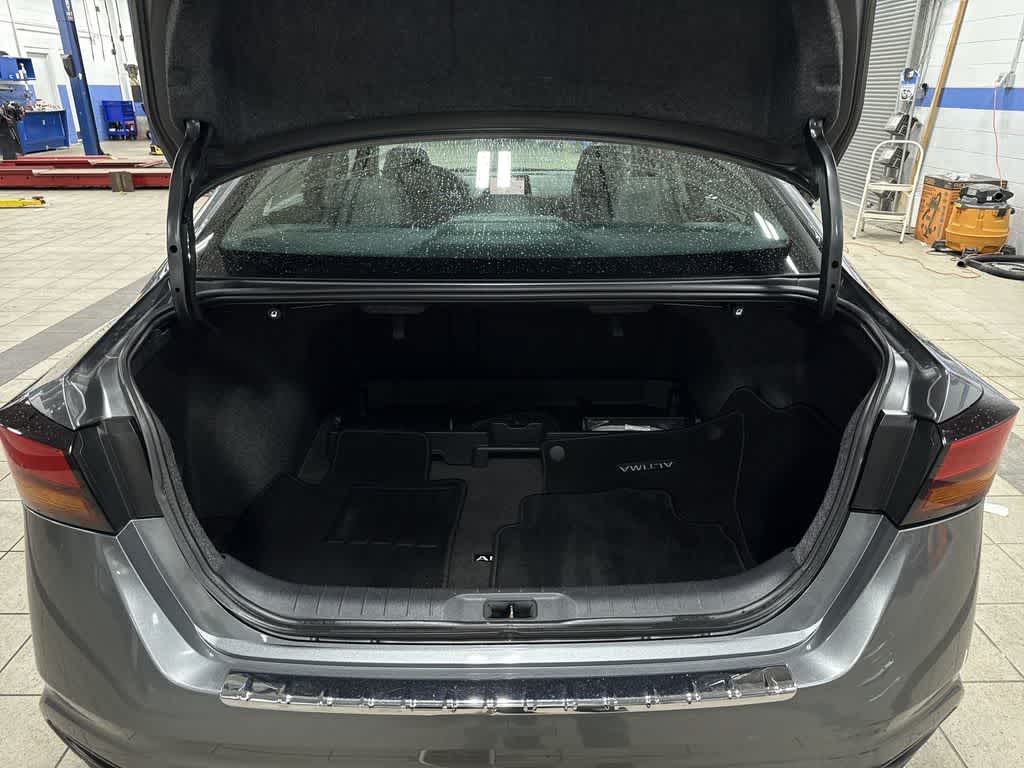 Thumbnail: 2021 Nissan Altima - 11