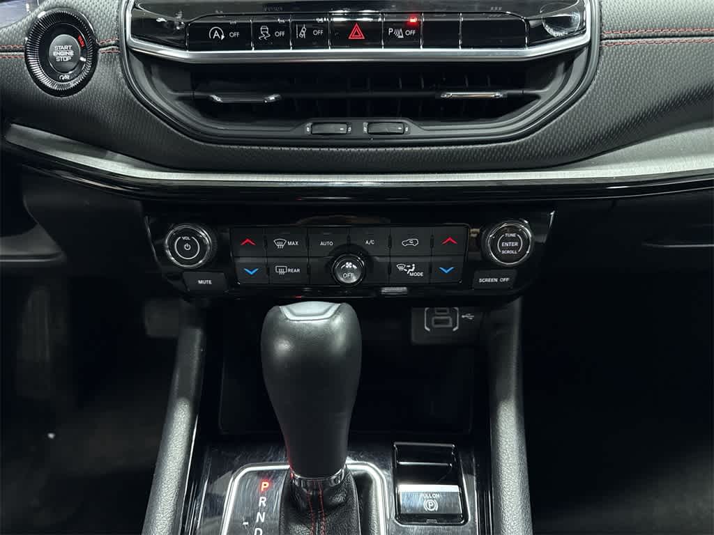 Thumbnail: 2024 Jeep Compass - 21