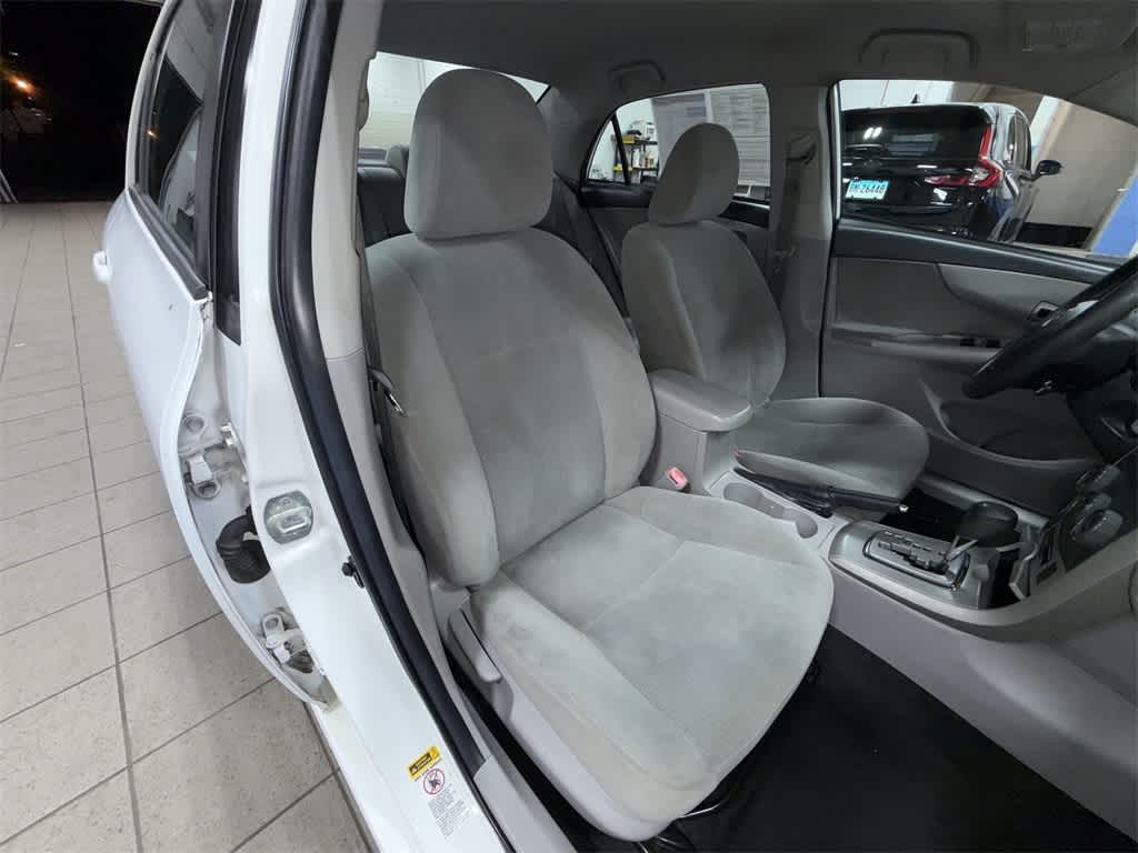 Thumbnail: 2011 Toyota Corolla - 15