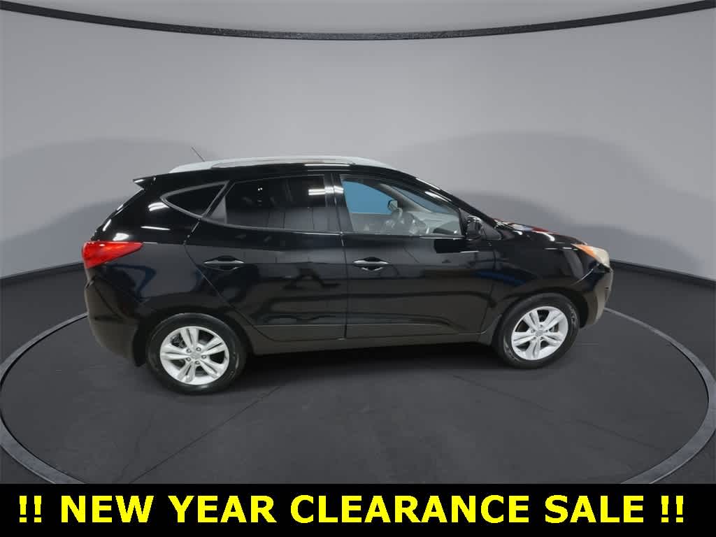 Thumbnail: 2011 Hyundai Tucson - 9