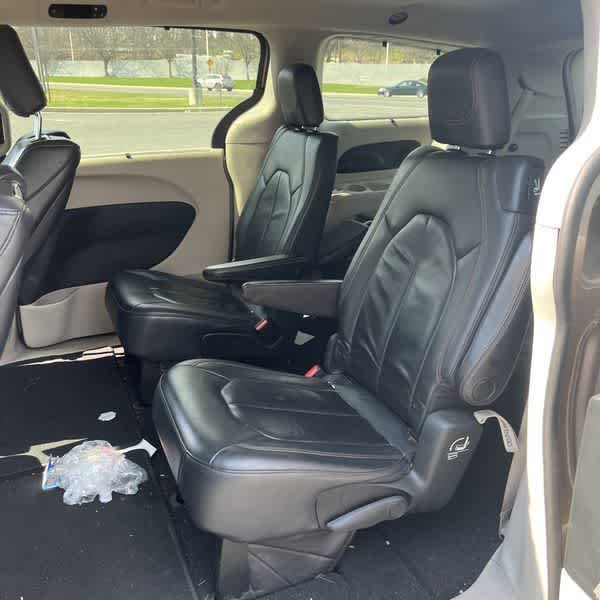 Thumbnail: 2017 Chrysler Pacifica - 15