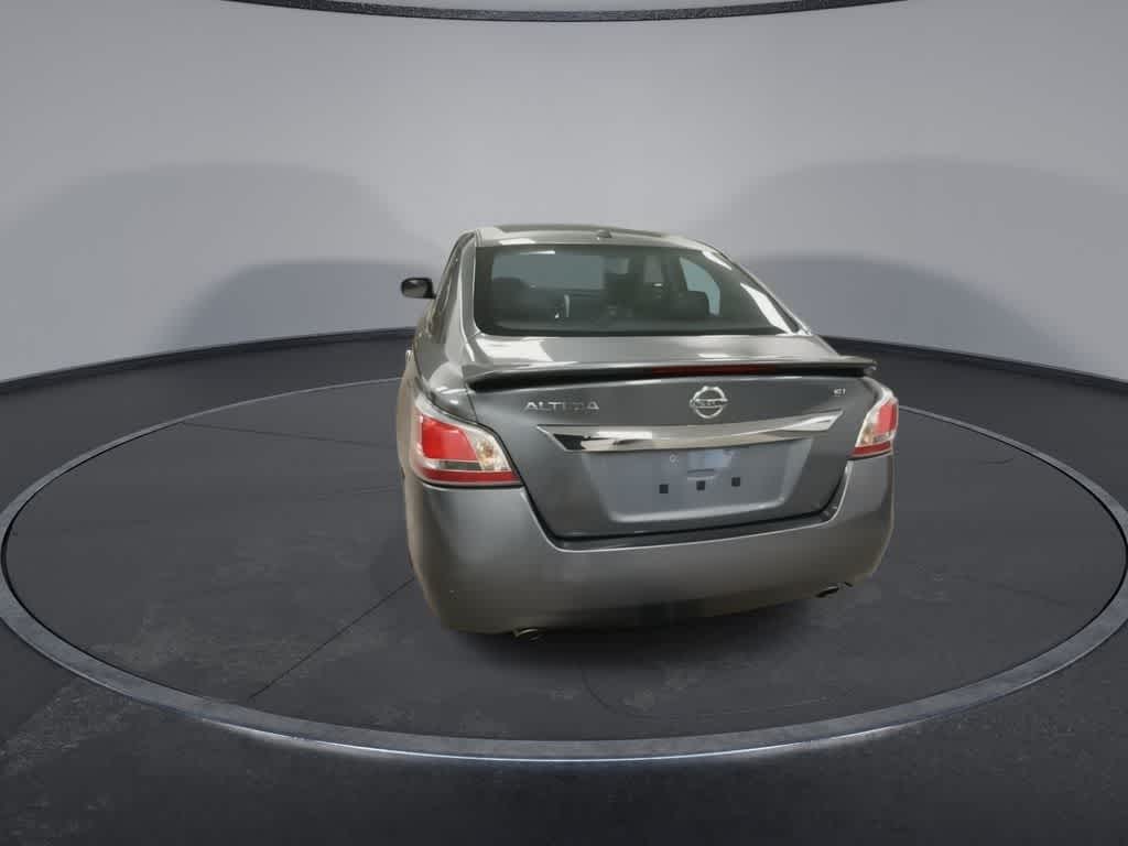 Thumbnail: 2015 Nissan Altima - 7